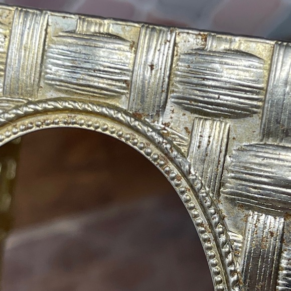 Vintage Brass Tone Woven Metal Tissue Box Cover Strawberry Floral - Picture 15 of 15